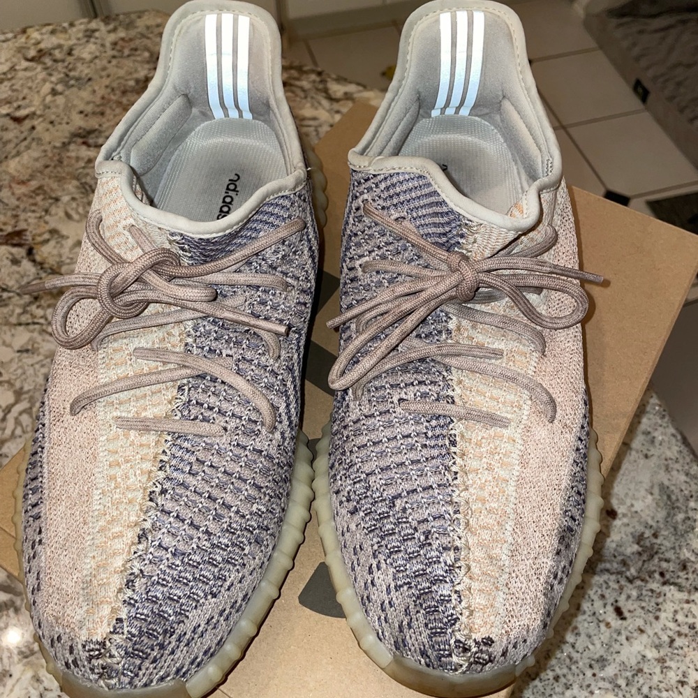 AUTHENTIC Yeezy boost 350 V2 Ash Pearl - Picture 2 of 5